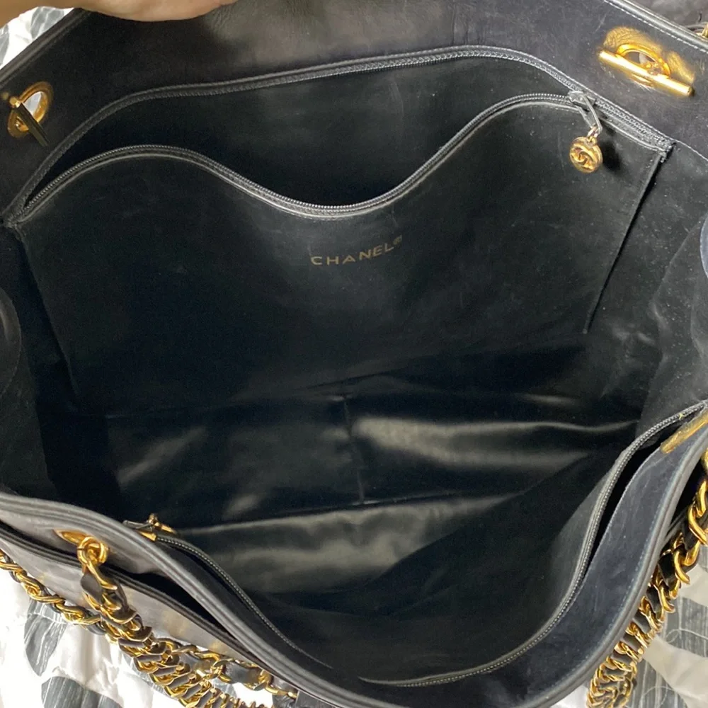 Chanel Large Shoulder bag 💯 Authentic! - Picture 2 of 7